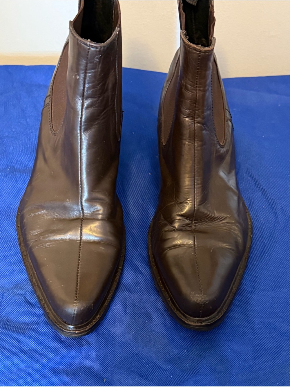 VINTAGE sleek 100% Dark Brown Leather Chelsea Boots